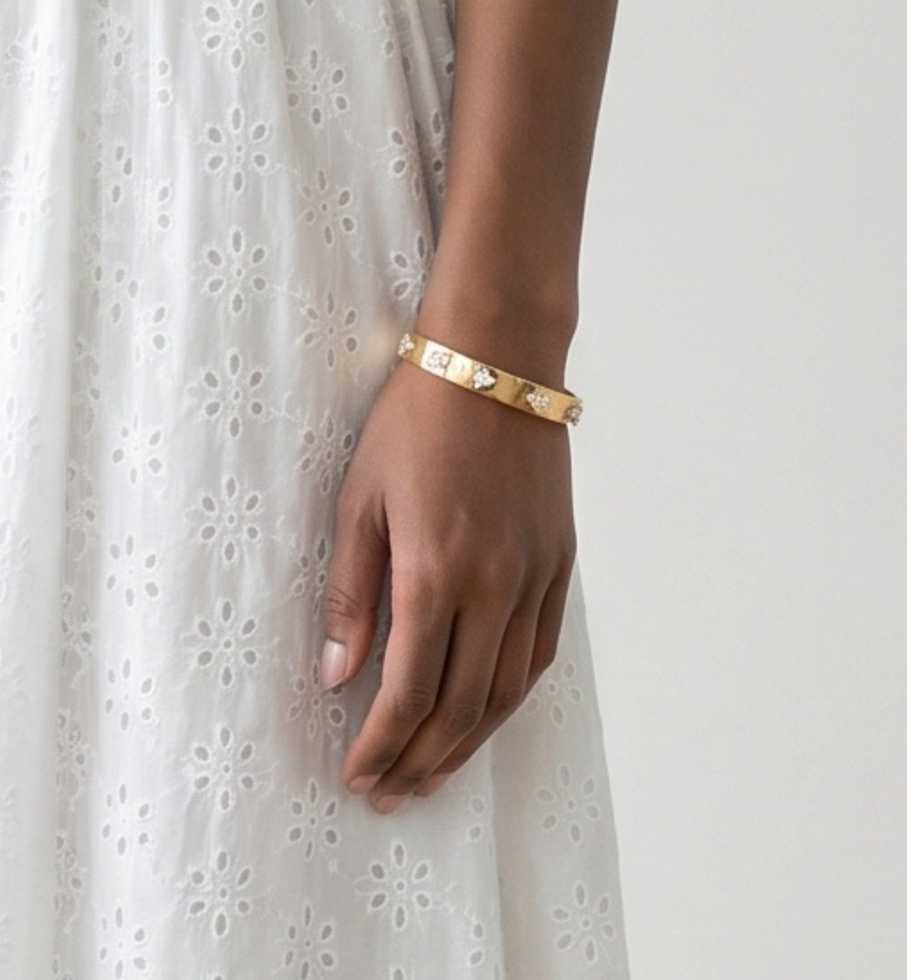 Kinmokusei Gold Bead Floral Bangle