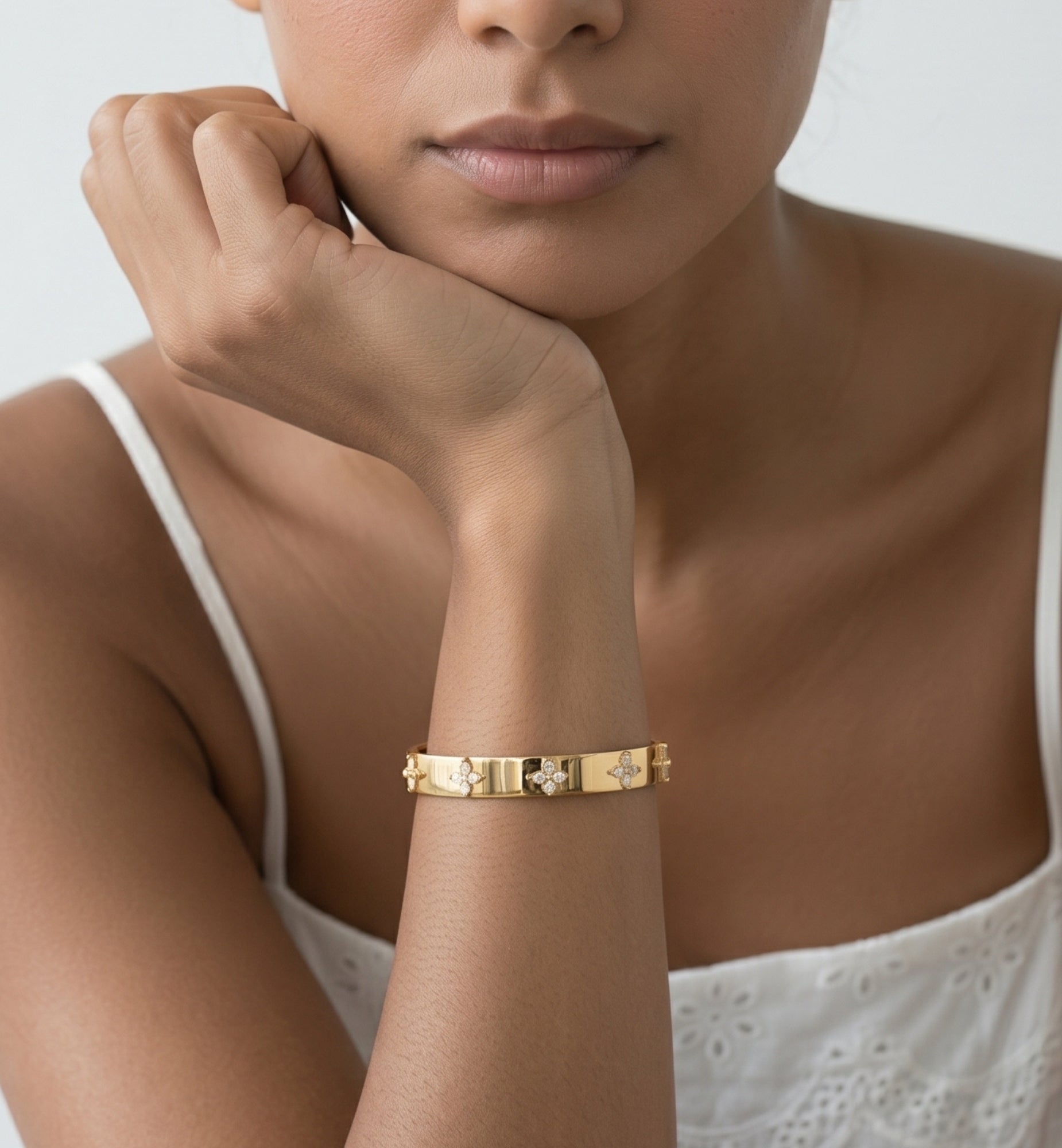 Kinmokusei Gold Bead Floral Bangle