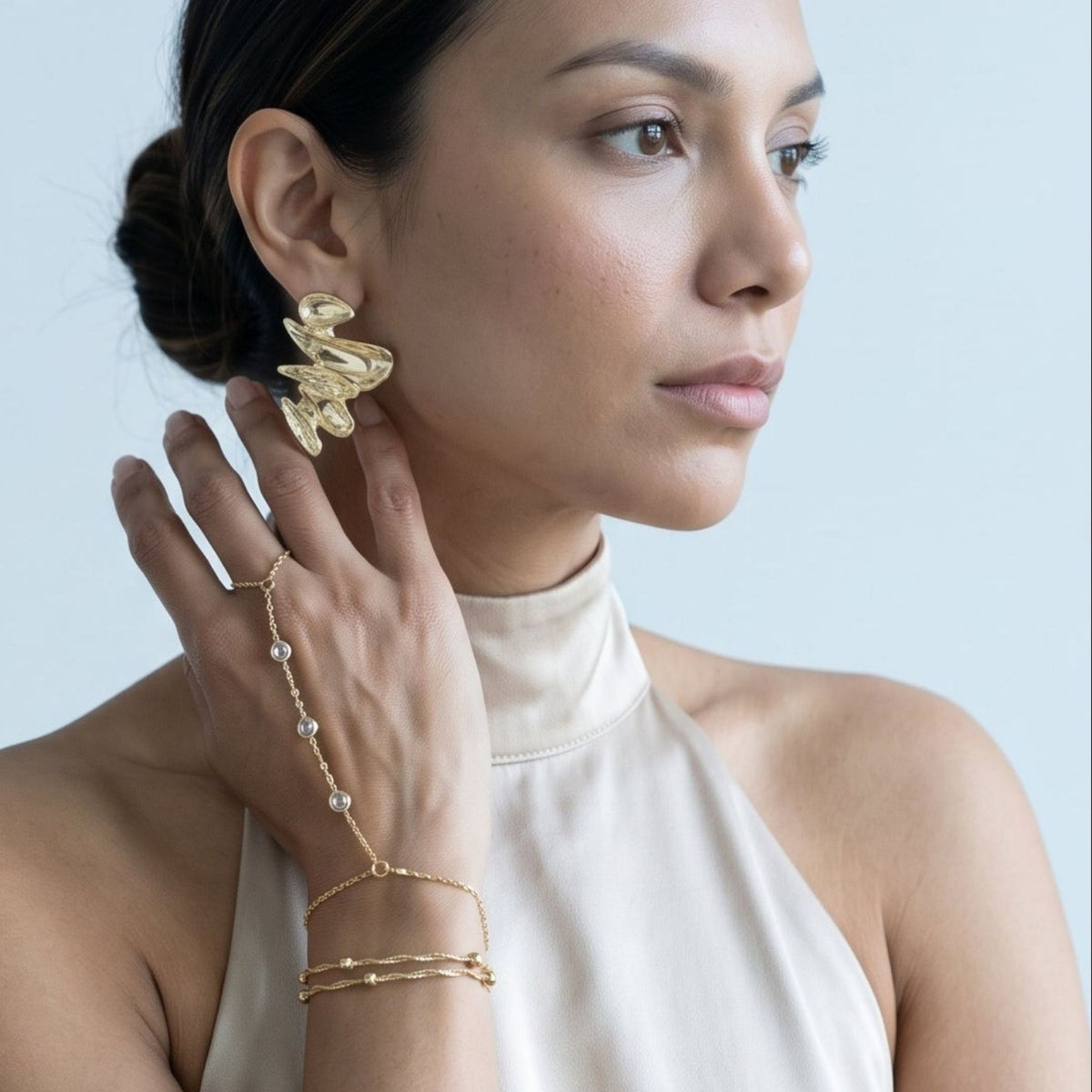 Enso Gold and Stone Hand Chain