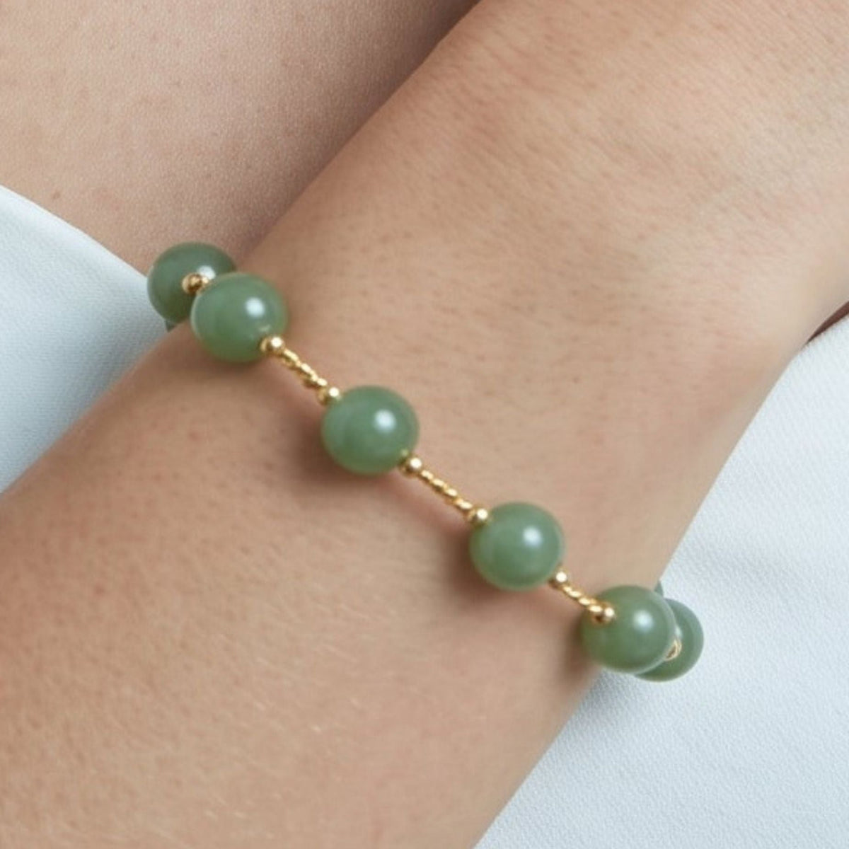 Enso Round Jade Bead Bracelet