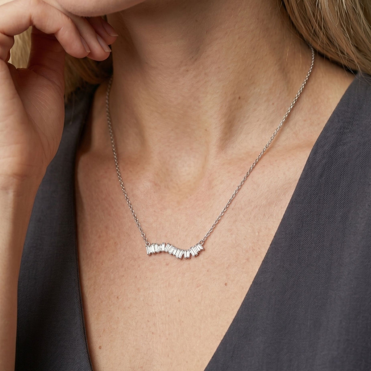 Nami Silver Stone Wave Necklace