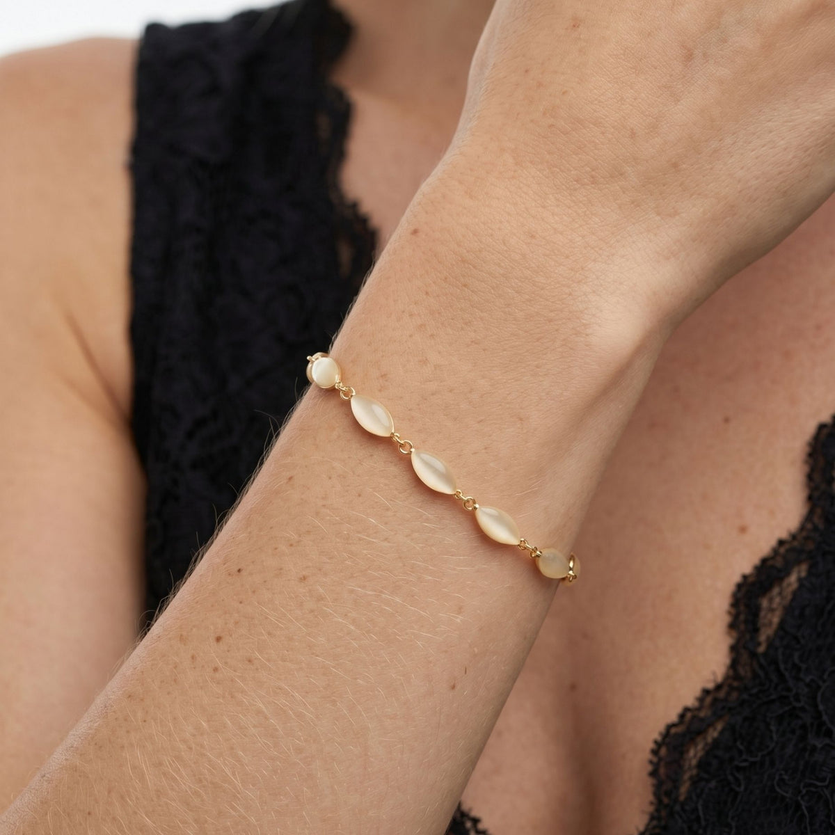 Nekomeishi Cream Cats Eye Bracelet