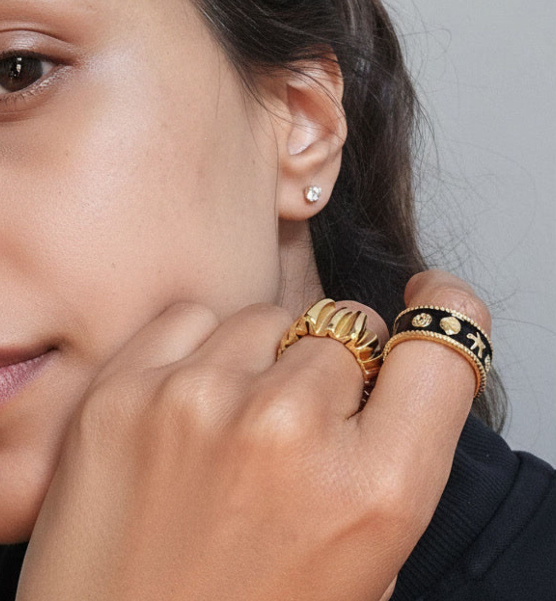 Kin Black and Gold Shell Ring