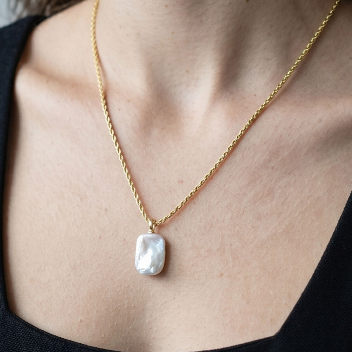 Shinju Gold Square Necklace