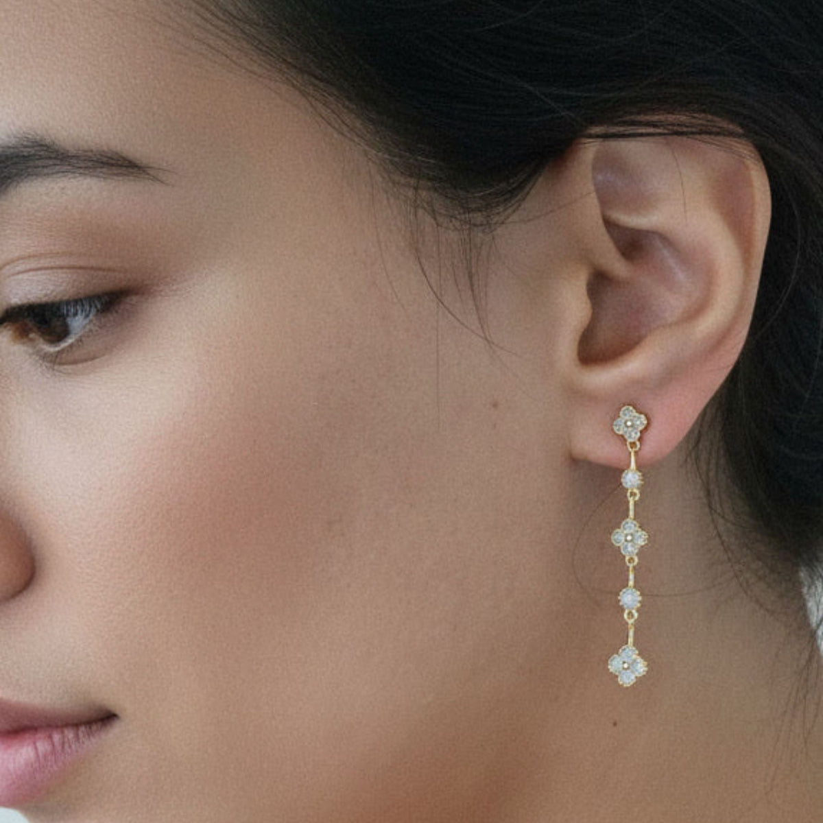 Kinmokusei Rose White Drop Earrings
