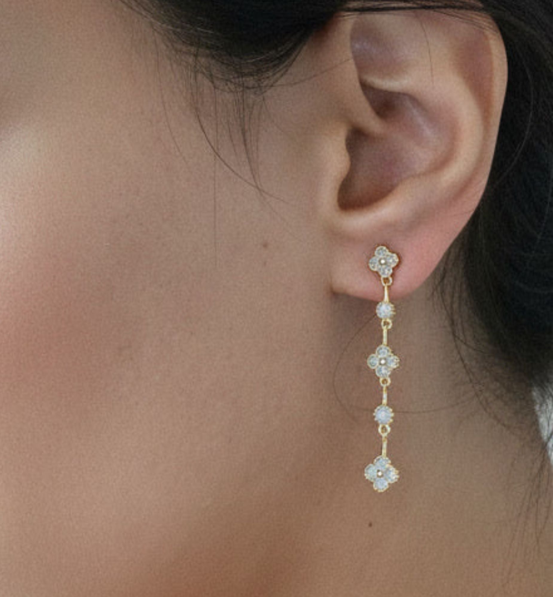 Kinmokusei Rose White Drop Earrings