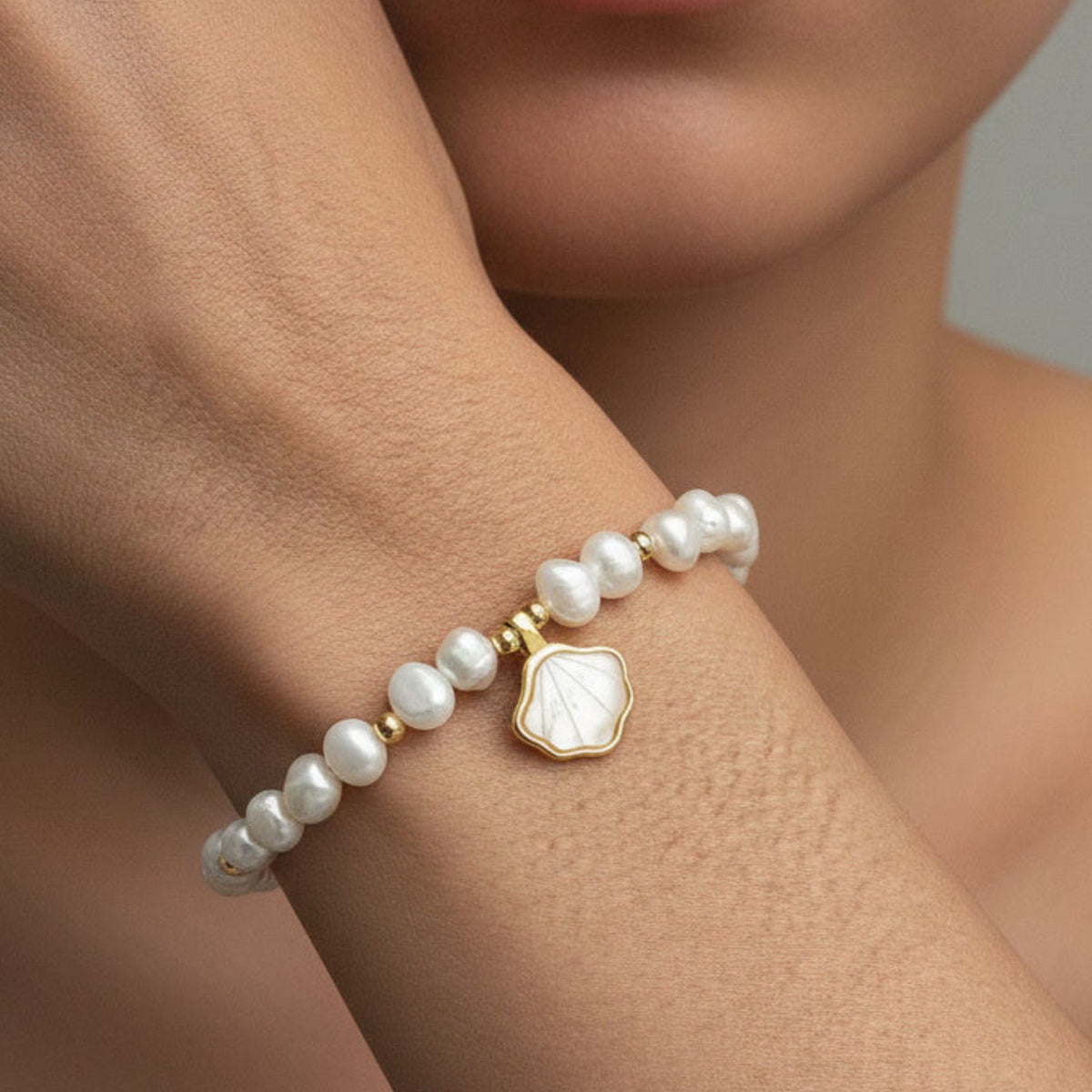 Shinju Pearl and Shell Bracelet