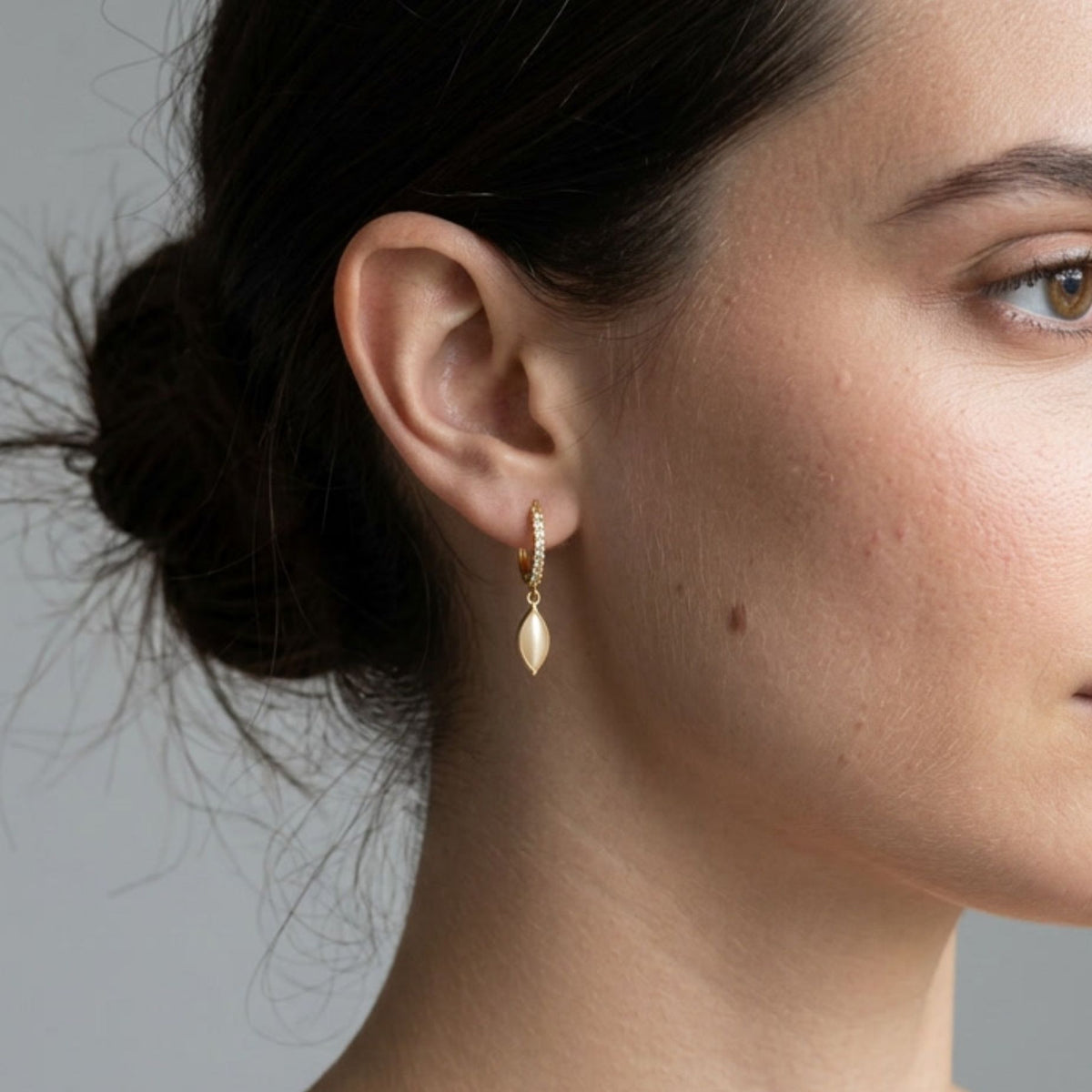 Nekomeishi Cream Cats Eye Earrings