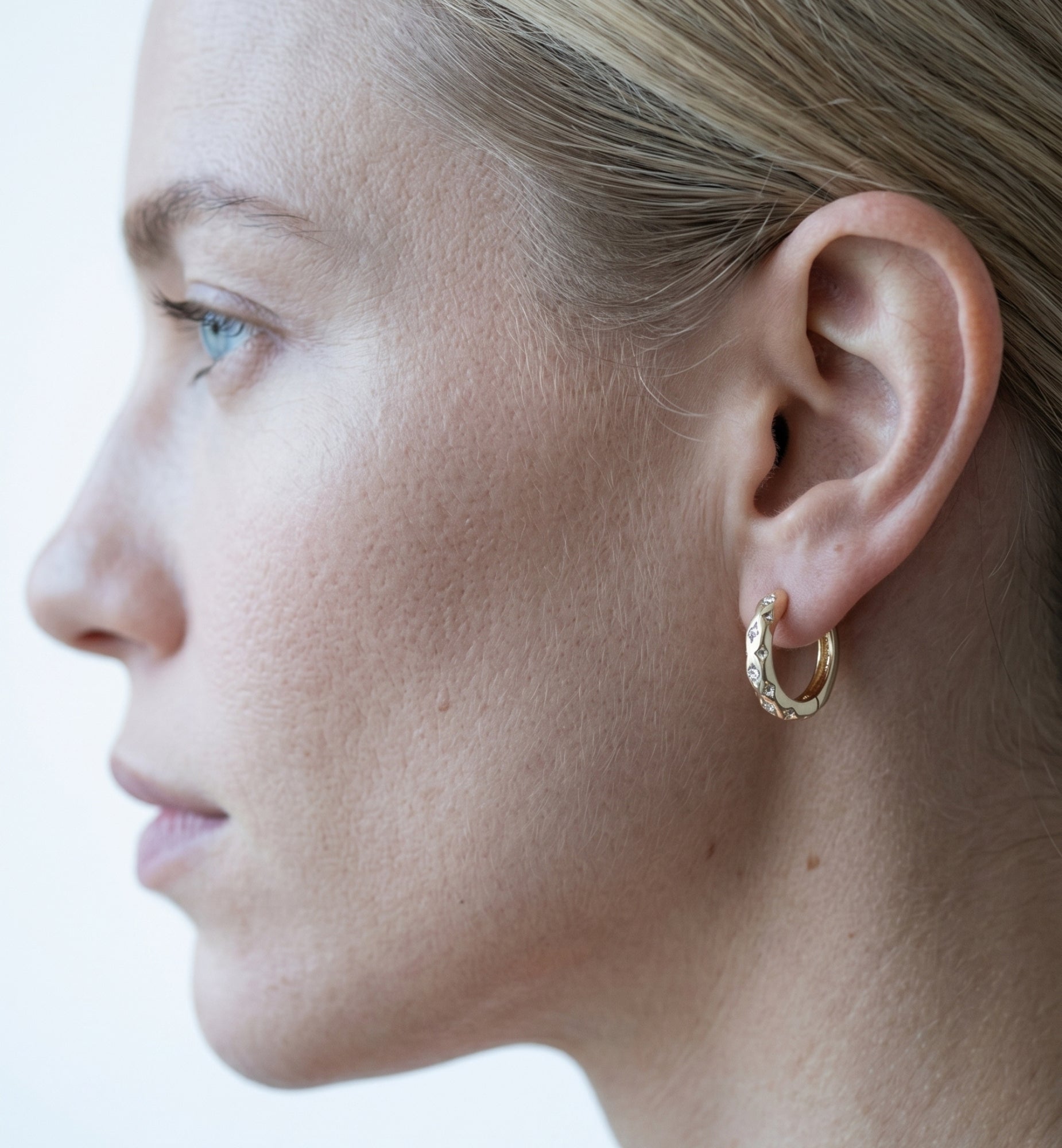 Kin Stone Huggie Hoop Earrings