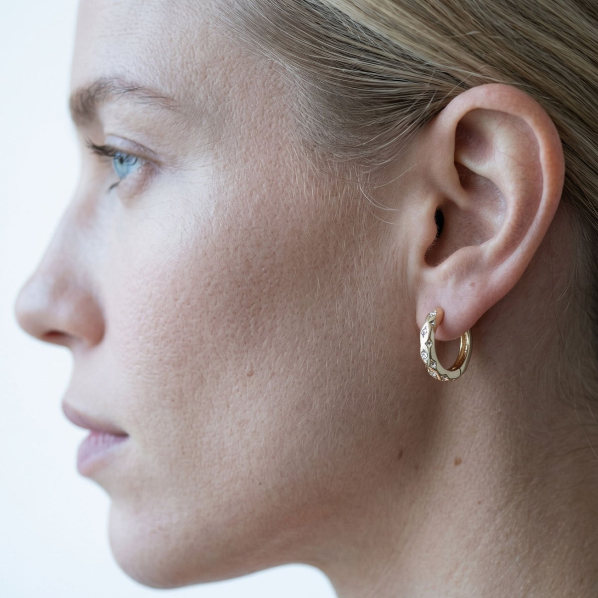 Kin Stone Huggie Hoop Earrings