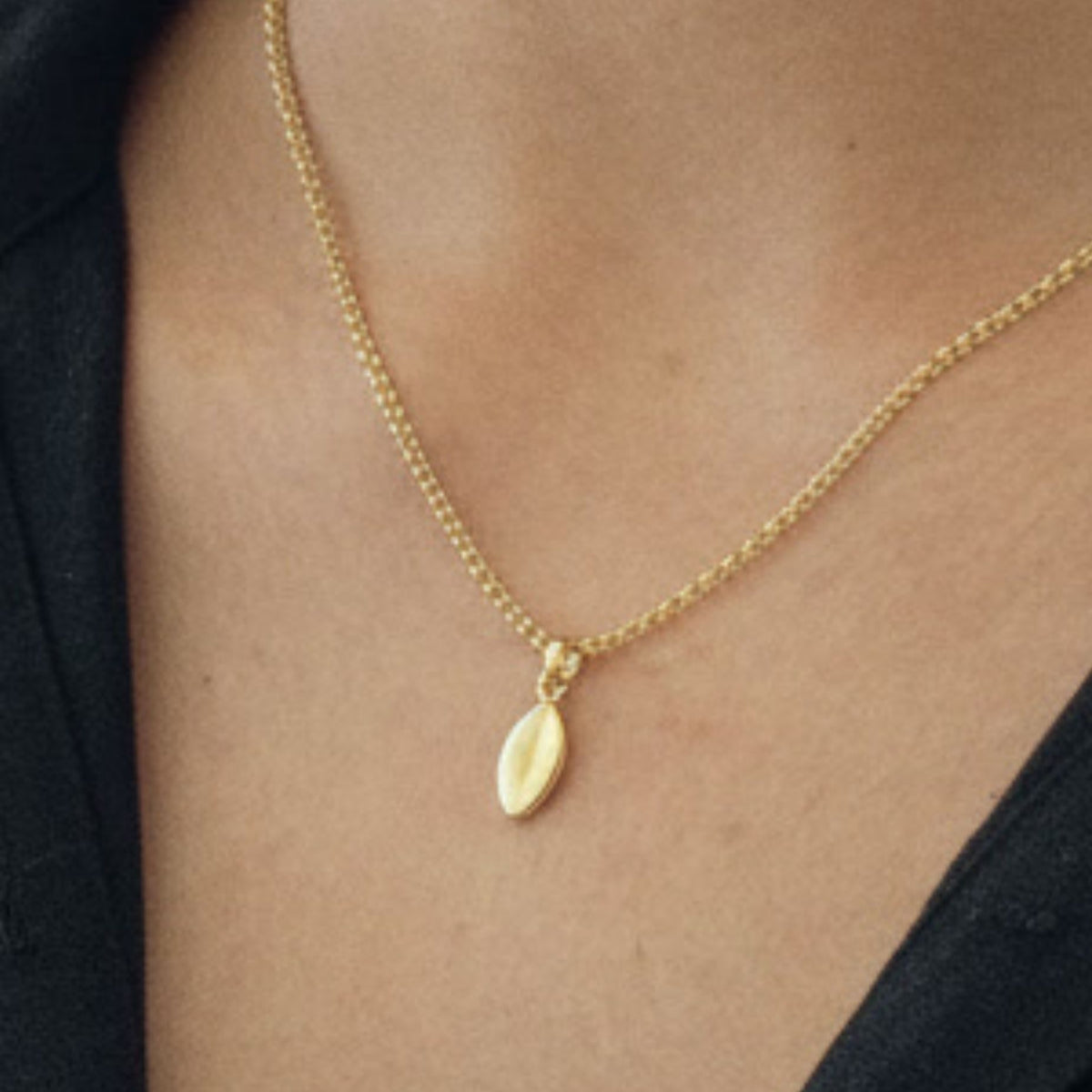 Nekomeishi Cream Cats Eye Pendant