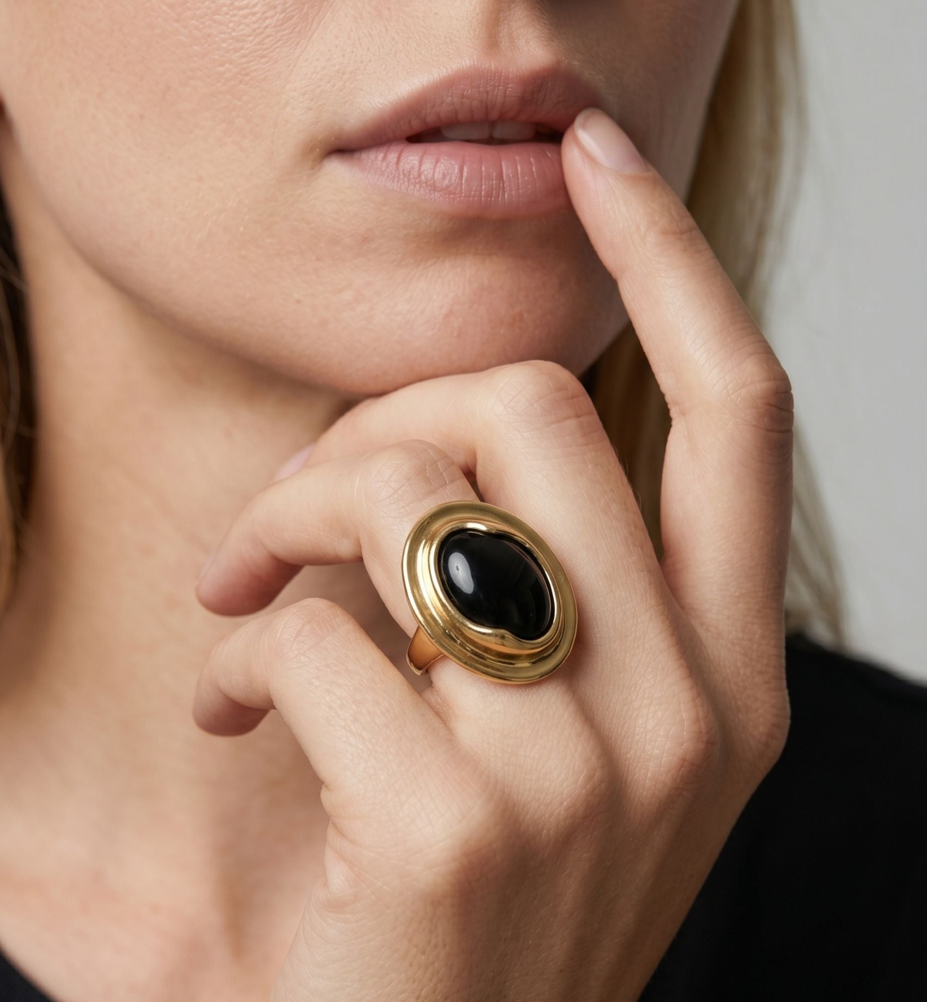 Enso Black Onyx And Molten Gold Ring