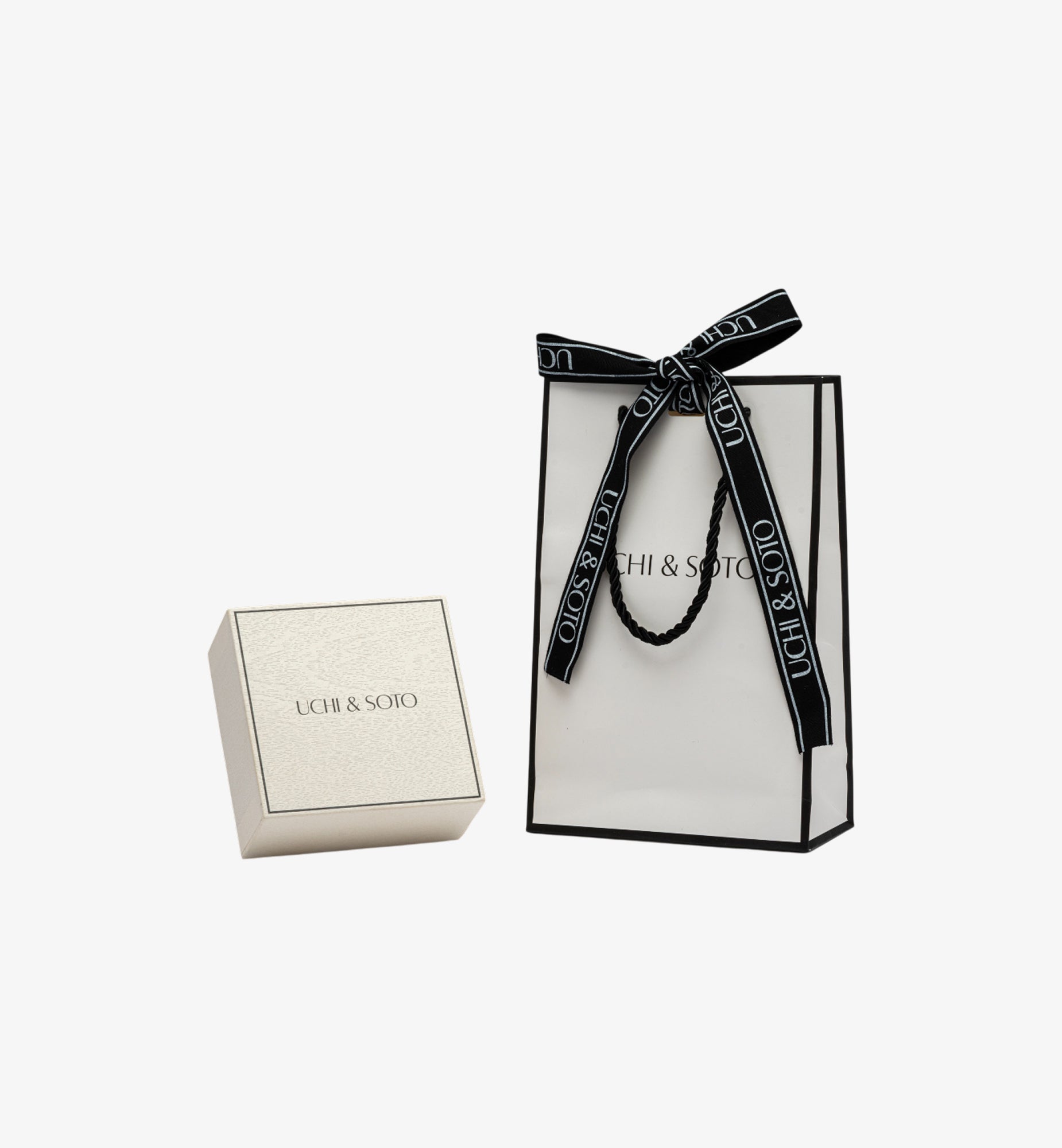 uchi_soto_gift_bag_with_ribbon_and_rope_handle_and_jewellery_box