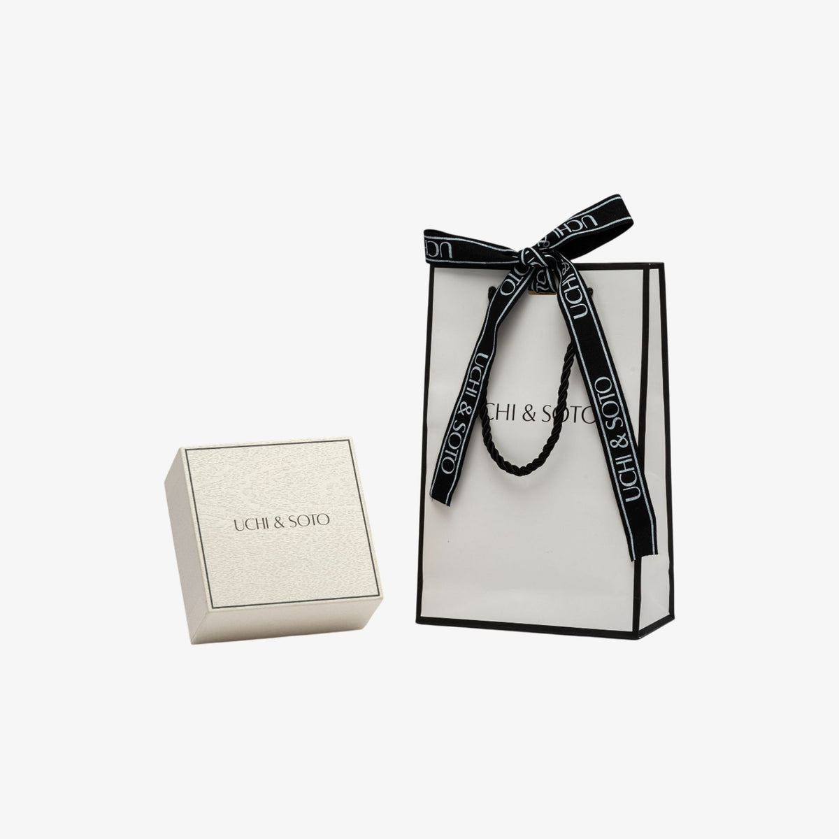 uchi_soto_gift_bag_with_ribbon_and_rope_handle_and_jewellery_box