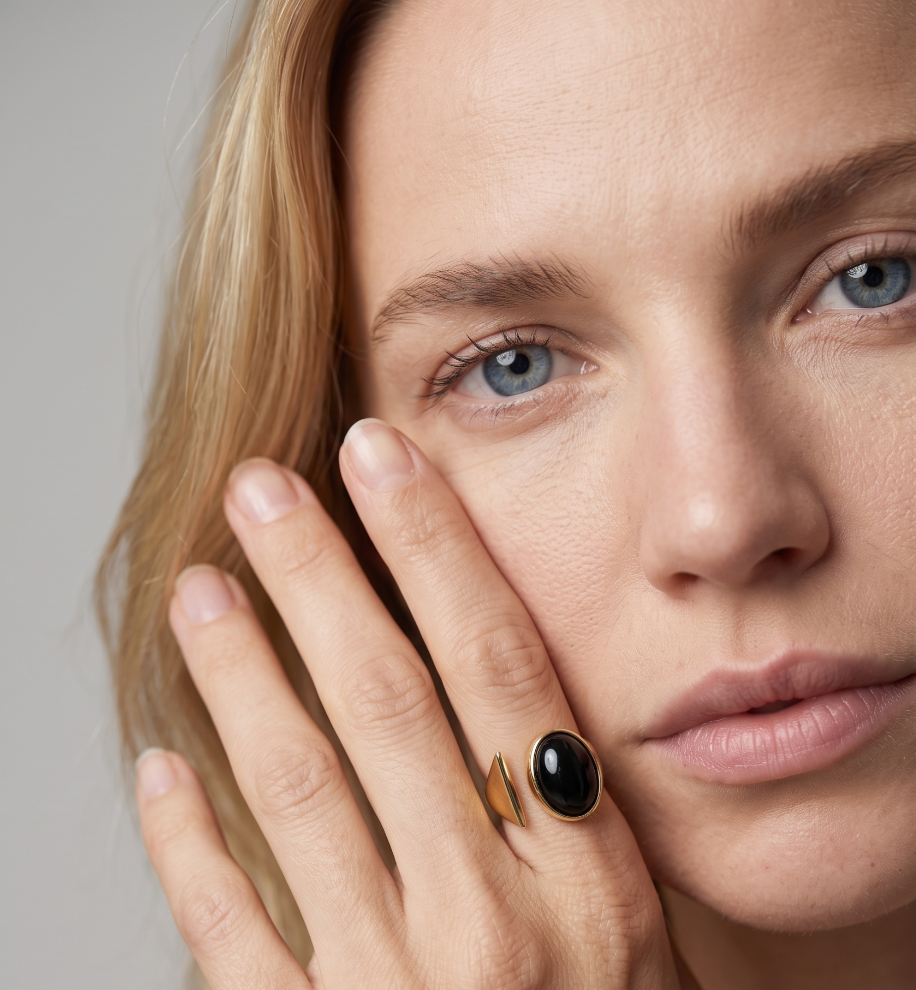 Enso Black Onyx Oval Open Front Ring