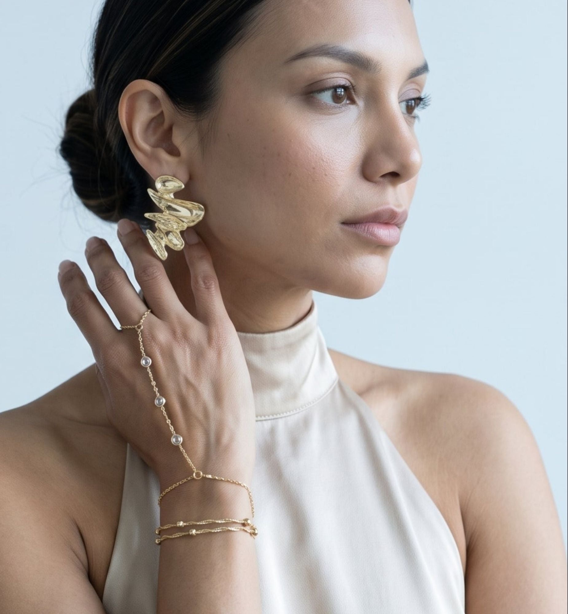 Enso Gold and Stone Hand Chain