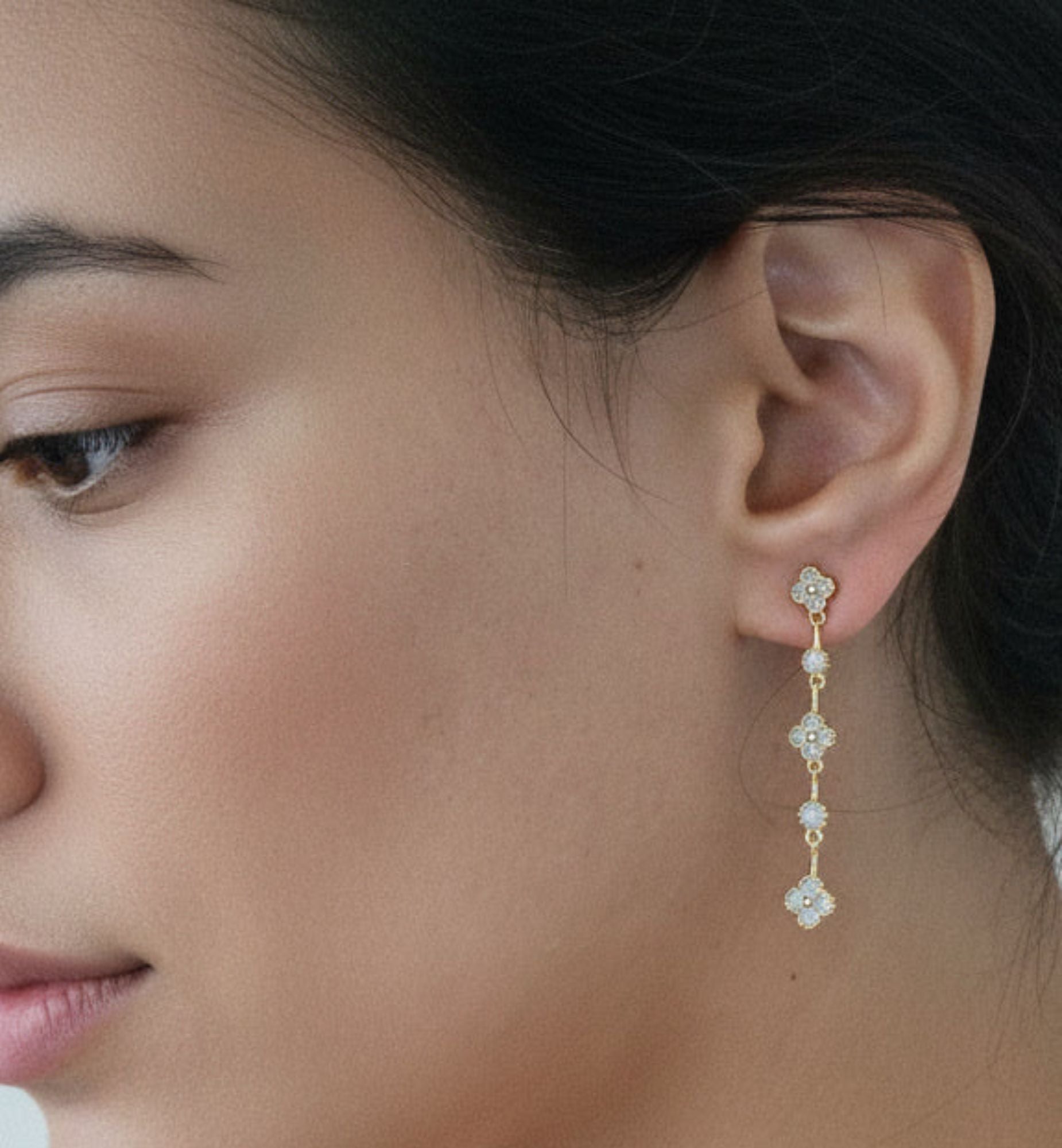 Kinmokusei Rose White Drop Earrings
