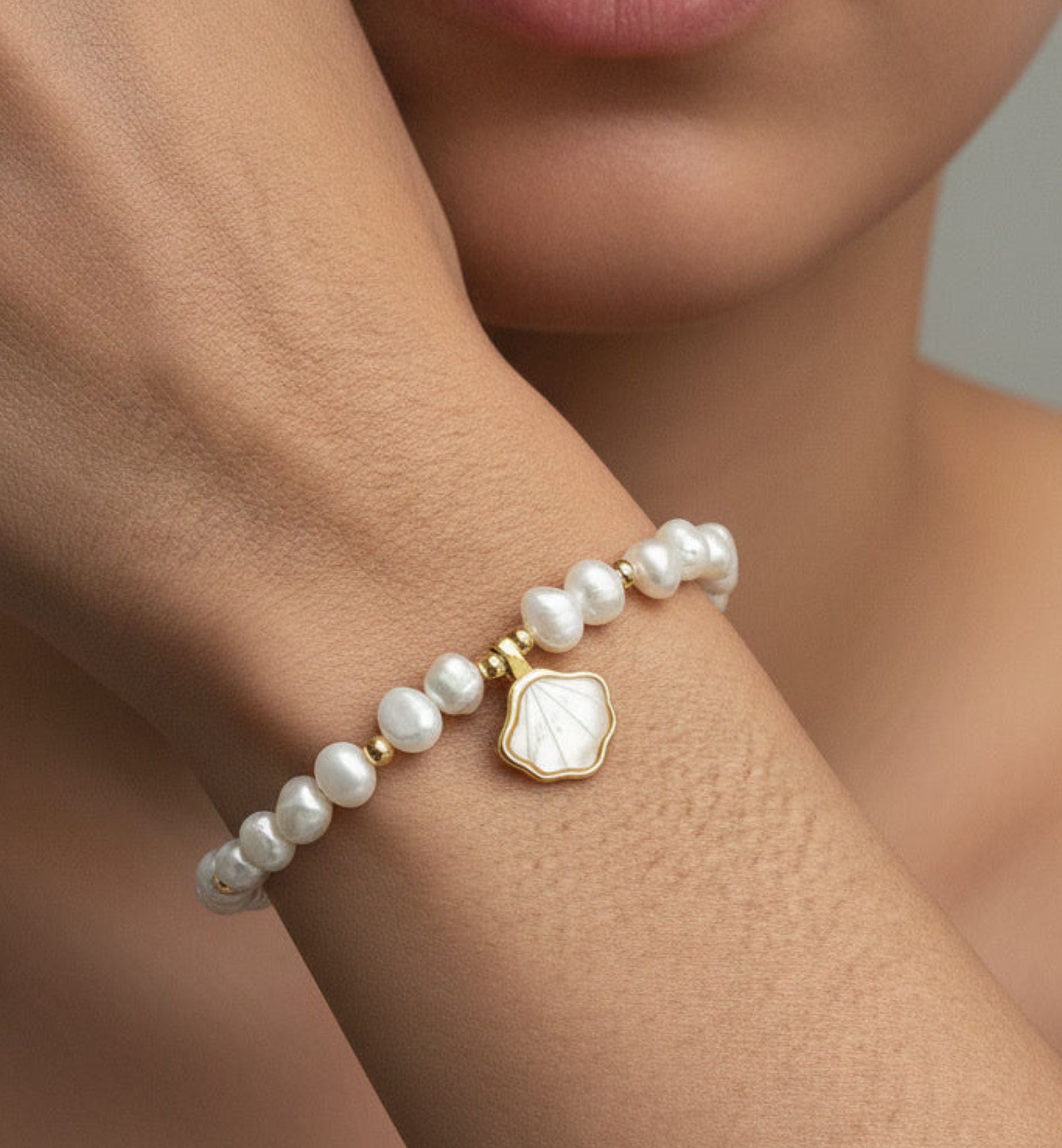 Shinju Pearl and Shell Bracelet