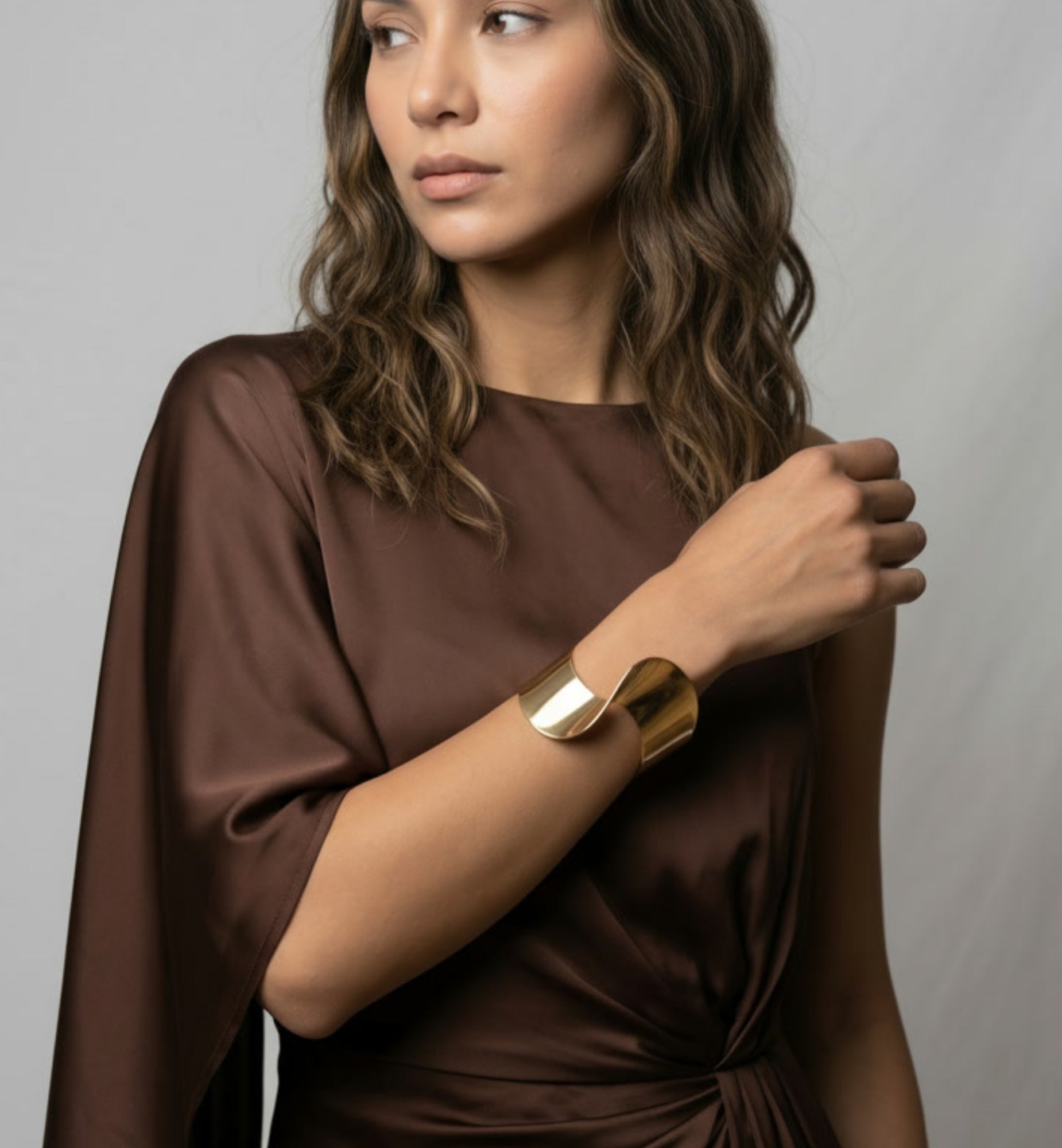 Nami Gold Wave Bangle | 18K Gold Plated | Uchi & Soto