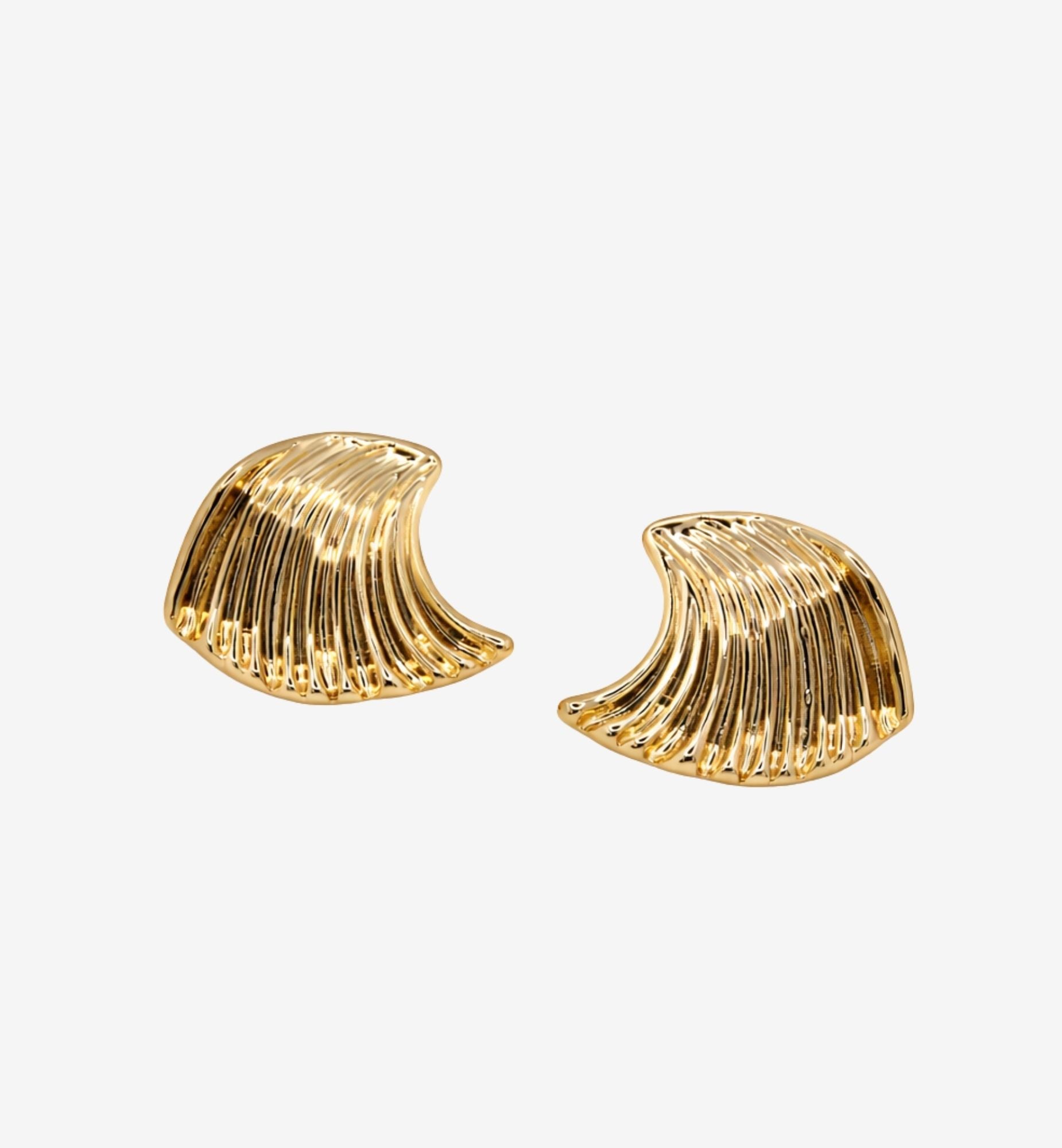Nami Wave Large Stud Earrings